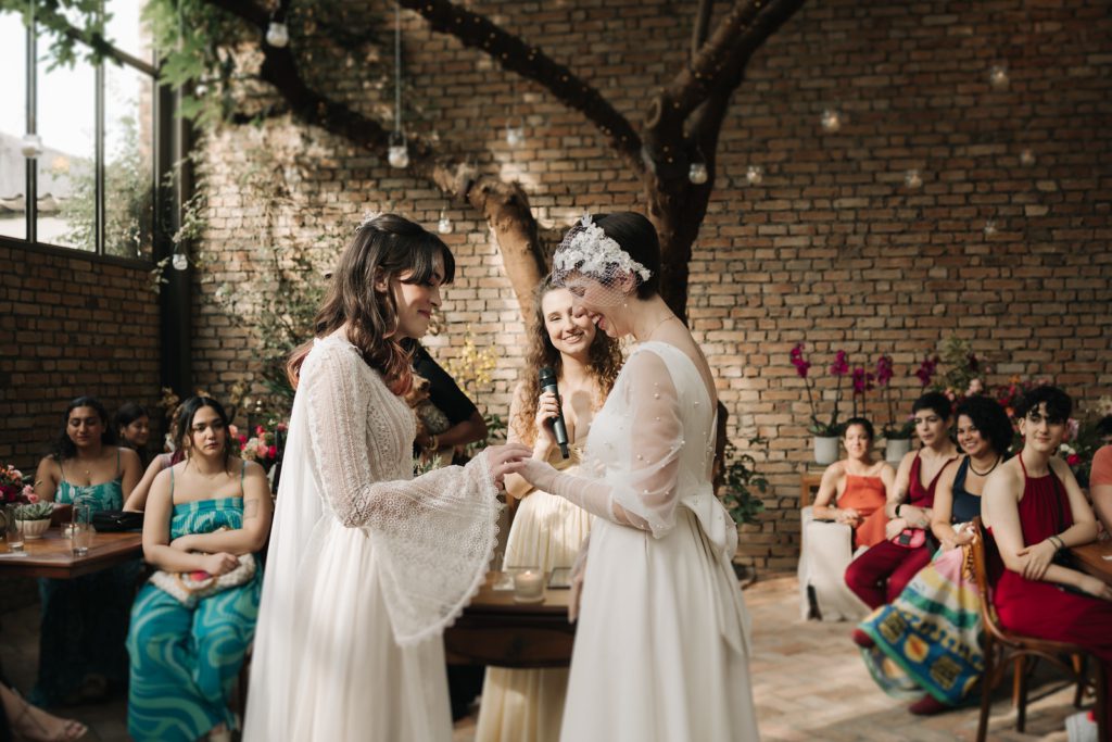3 cerimonia de casamento lesbico lgbt intimista casa bovero sp 30 1600x1067