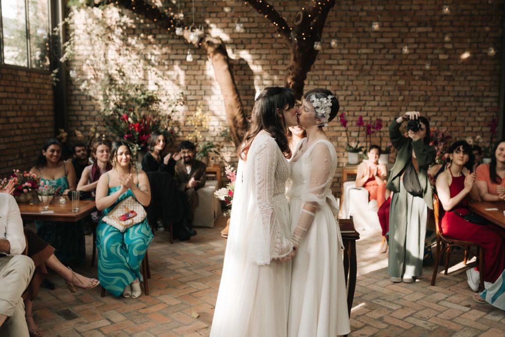 3 cerimonia de casamento lesbico lgbt intimista casa bovero sp 32 1600x1067