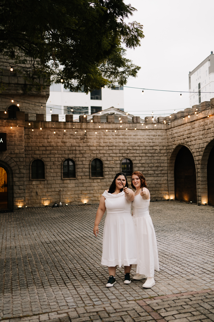 ALINE E BRUNA BLUMENAU