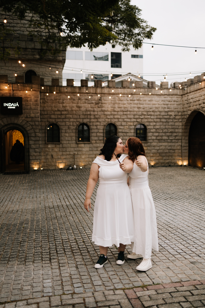 ALINE E BRUNA BLUMENAU